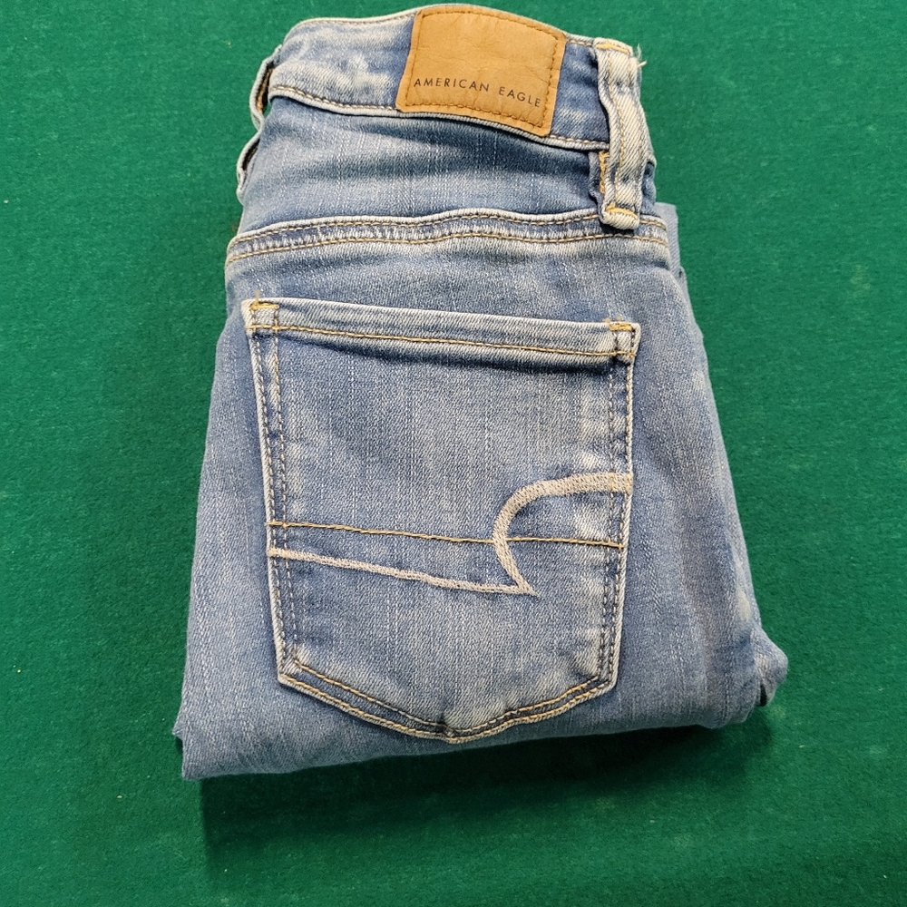 00 american eagle lightwash super high rise jegging - Picture 4 of 4
